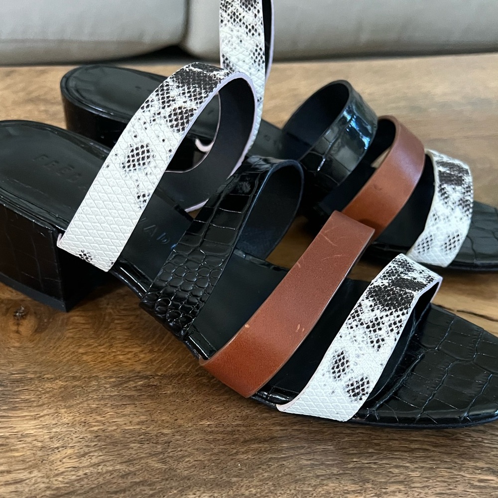 FREDA SALVADOR Sandals SIZE 5 - Picture 2 of 4